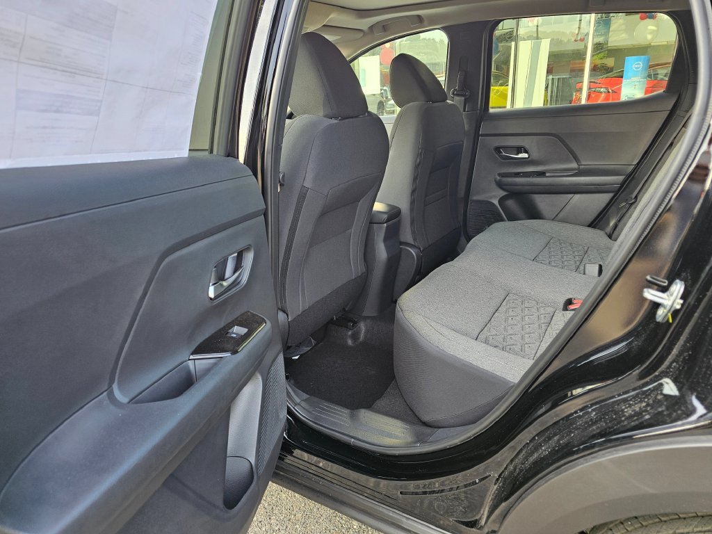 New 2027 Nissan Kicks SV AWD/4WD image 11