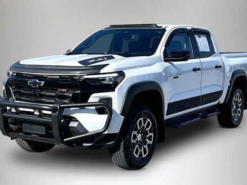 Used 2024 Chevrolet Colorado Z71 w/ Z71 Convenience Package 2 image 2
