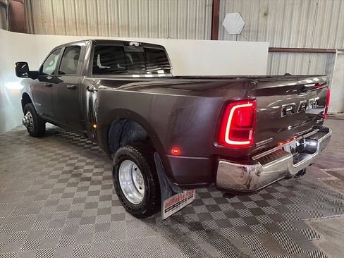 Used 2025 RAM 3500 Big Horn AWD/4WD image 7