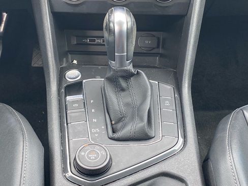 Used 2019 Volkswagen Tiguan SE AWD/4WD image 9