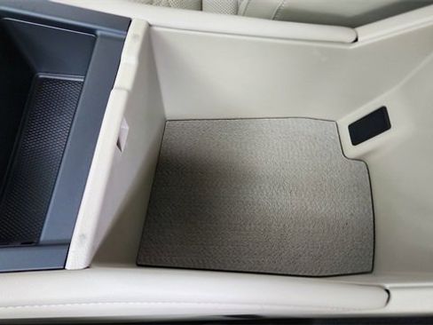 Used 2025 Volkswagen Atlas SE image 54