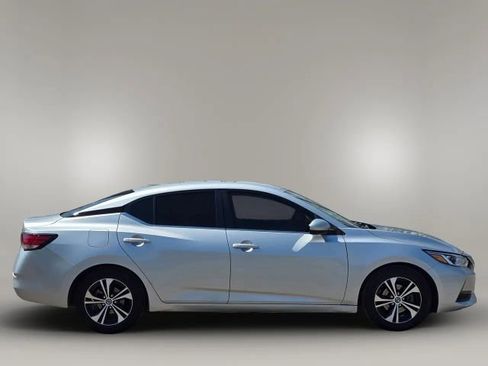 Used 2021 Nissan Sentra SV image 4