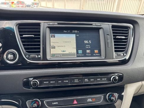 Used 2016 Kia Sedona SX image 20