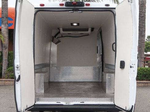 Used 2025 RAM ProMaster 3500 w/ Convenience Group FWD image 8