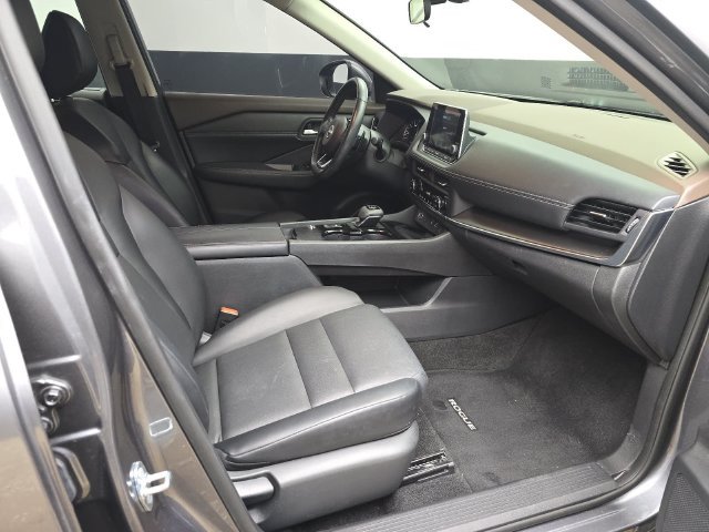Used 2023 Nissan Rogue SV w/ SV Premium B Package FWD image 28