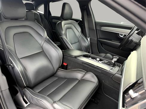 Used 2020 Volvo S90 T6 R-Design image 28
