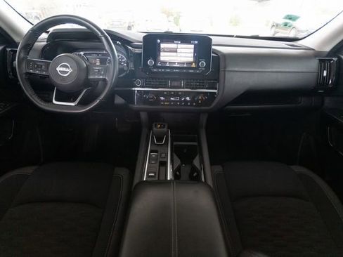 Used 2024 Nissan Pathfinder SV image 25