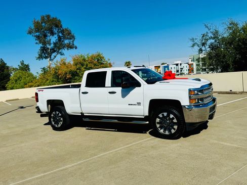 Used 2019 Chevrolet Silverado 2500 W/T w/ Snow Plow Prep Package image 6