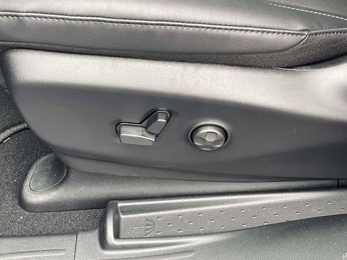 New 2026 Chrysler Pacifica Select FWD image 30