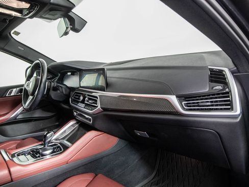 Used 2022 BMW X6 M50i AWD/4WD image 17