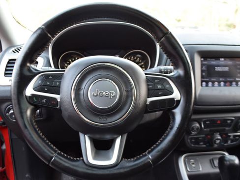 Used 2020 Jeep Compass Latitude w/ Popular Equipment Group FWD image 12
