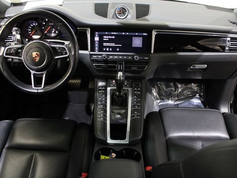 Used 2020 Porsche Macan image 41