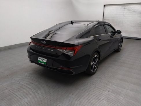 Used 2023 Hyundai Elantra Limited w/ Preferred Accessory Package FWD image 9