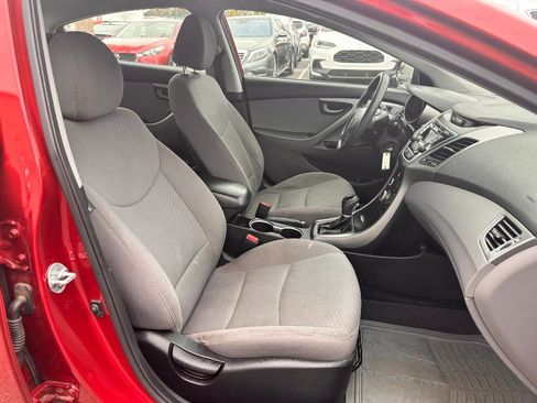 Used 2014 Hyundai Elantra SE image 18