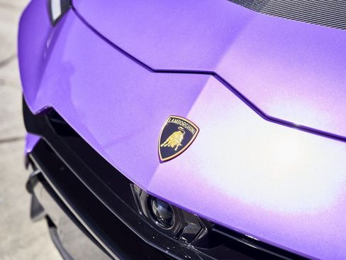 Used 2024 Lamborghini Urus Performante AWD/4WD image 8