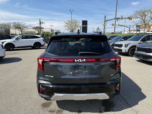 Certified 2024 Kia Seltos EX image 4