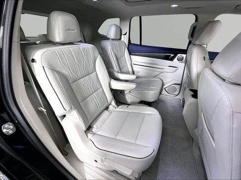 New 2026 Buick Enclave Avenir FWD image 11