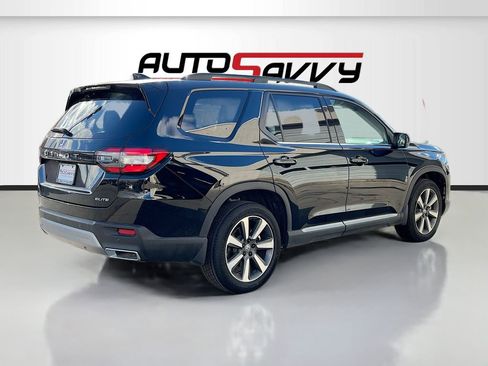Used 2025 Honda Pilot Elite image 7