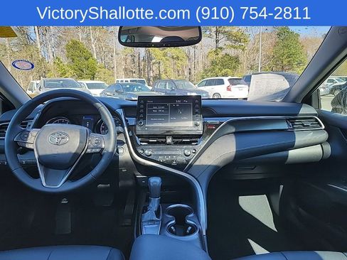 Used 2022 Toyota Camry SE w/ Audio Upgrade Package image 3