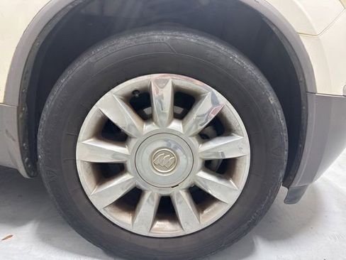 Used 2012 Buick Enclave Leather FWD image 4