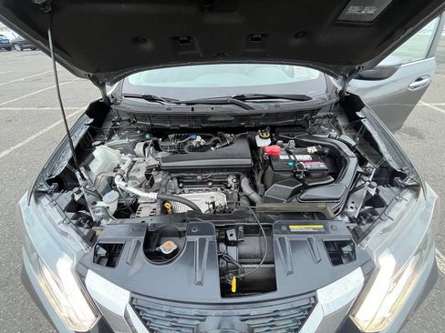 Used 2020 Nissan Rogue SV image 18