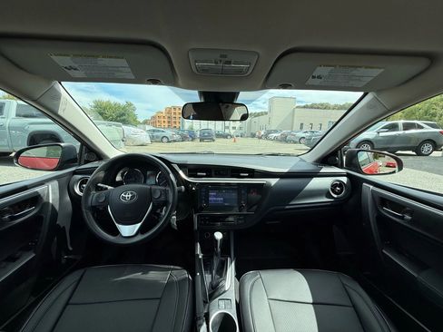 Used 2018 Toyota Corolla LE image 28