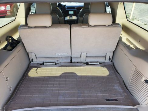 Used 2012 Chevrolet Suburban LTZ RWD image 32