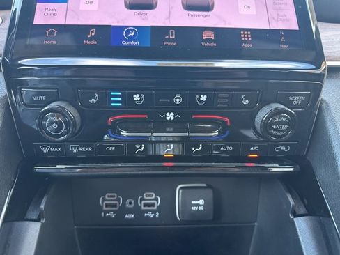 Used 2025 Jeep Grand Cherokee L Summit w/ Obsidian Package image 47