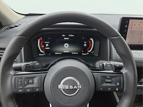 Used 2024 Nissan Rogue SL AWD/4WD image 24