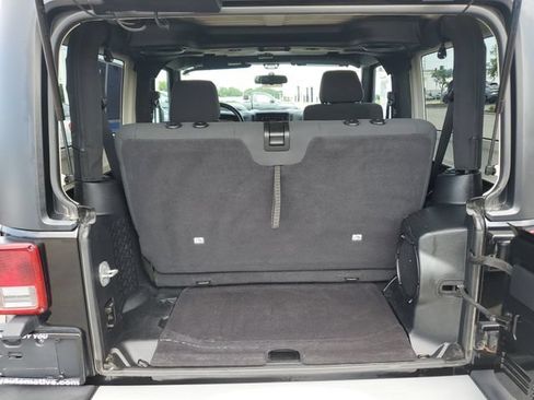 Used 2012 Jeep Wrangler Sahara w/ Connectivity Group AWD/4WD image 7