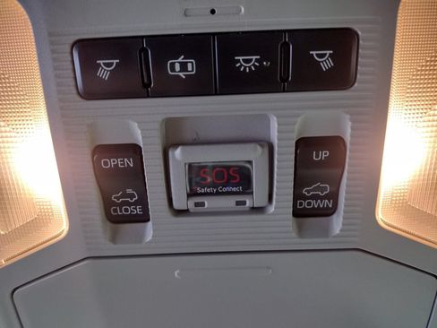 Used 2019 Toyota RAV4 XLE w/ Convenience Package AWD/4WD image 35