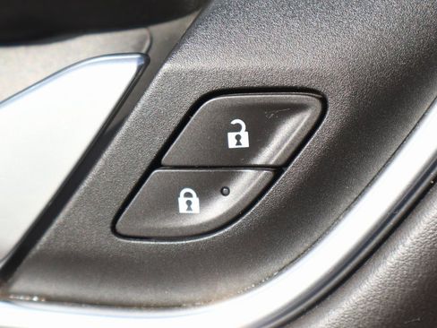 Used 2021 GMC Yukon SLT image 16