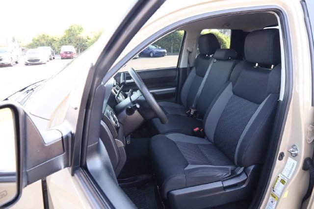 Used 2017 Toyota Tundra SR5 AWD/4WD image 7