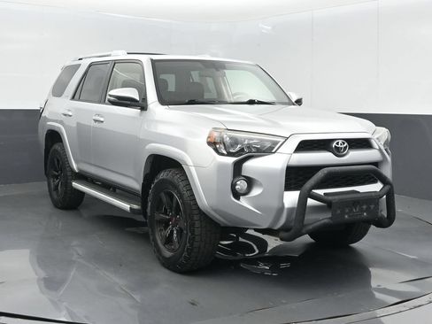 Used 2015 Toyota 4Runner SR5 Premium AWD/4WD image 3