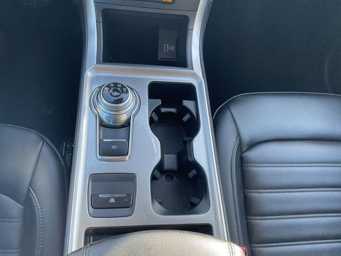 Used 2024 Ford Edge SEL image 19