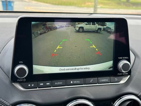 Used 2025 Nissan Sentra SV FWD image 5