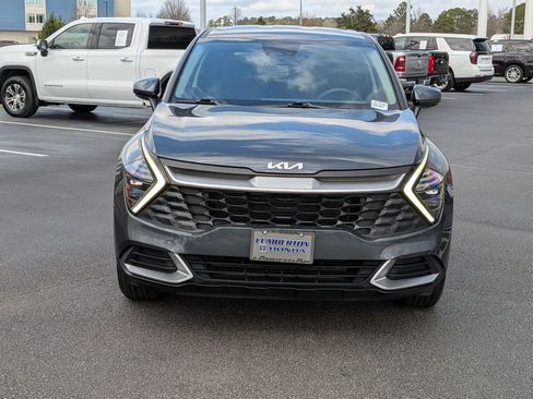 Used 2025 Kia Sportage LX image 8