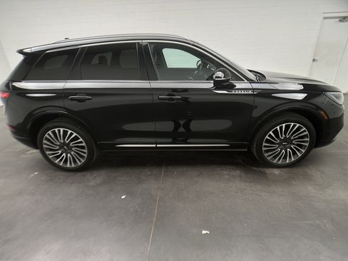 Used 2021 Lincoln Corsair Reserve w/ Equipment Group 201A image 11