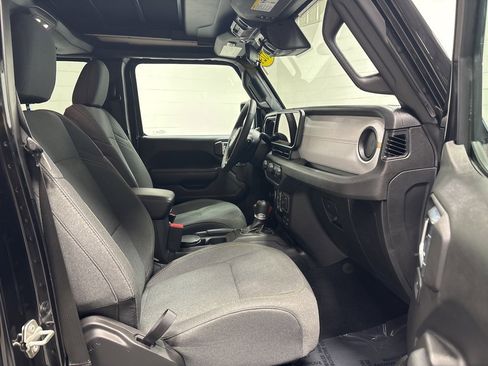 Used 2024 Jeep Wrangler Sport S image 10