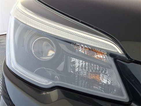 Used 2021 Subaru Forester Touring image 11