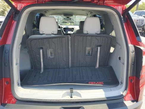 Used 2022 GMC Acadia SLT w/ Preferred Package FWD image 29