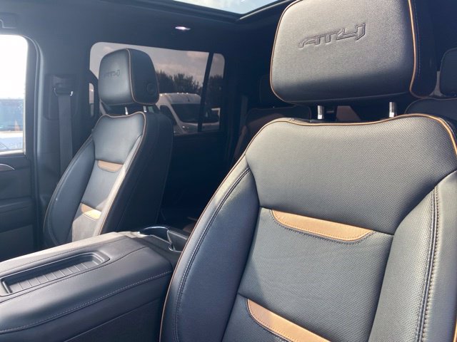 Used 2023 GMC Yukon XL AT4 AWD/4WD image 13