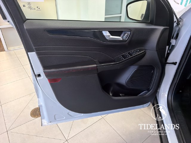 Certified 2025 Ford Escape ST-Line FWD image 13