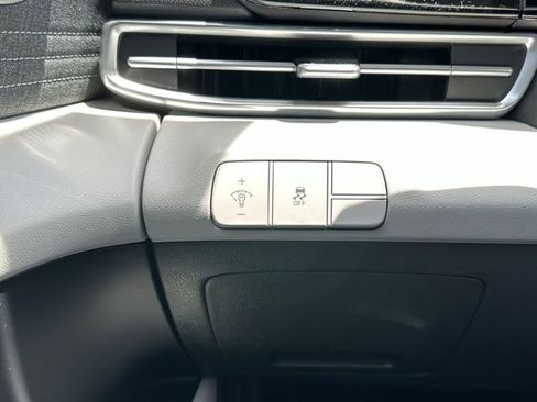 New 2026 Hyundai Elantra Limited FWD image 21