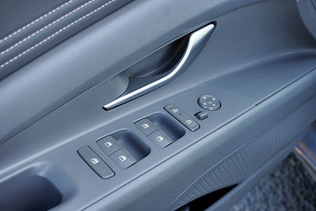 Certified 2026 Hyundai Elantra Sport FWD image 32