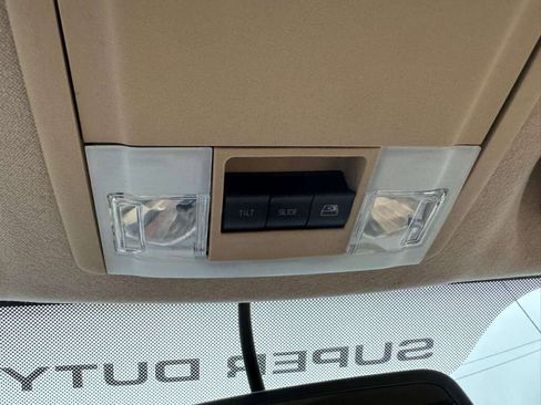 Used 2011 Ford F250 Lariat w/ Lariat Ultimate Pkg image 21