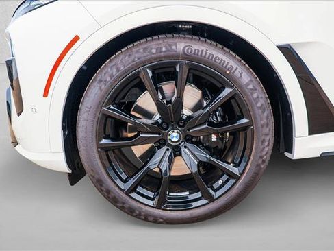 Used 2027 BMW X7 xDrive40i w/ M Sport Package AWD/4WD image 9