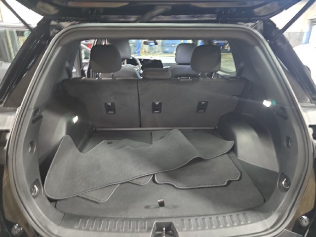 Used 2026 Chevrolet Equinox LT AWD/4WD image 14