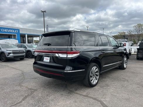 Used 2022 Lincoln Navigator L Reserve image 3