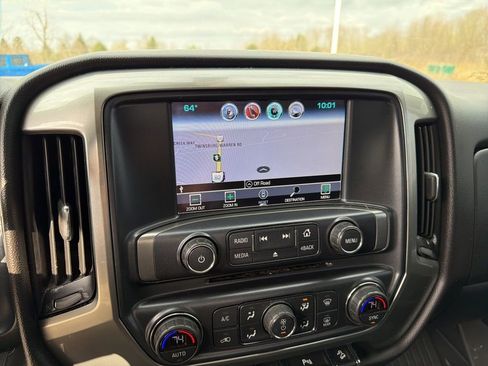 Used 2018 Chevrolet Silverado 1500 LT w/ Midnight Edition image 12